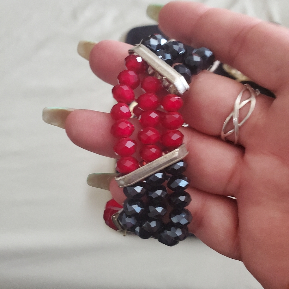Bracelets - Picture 11 of 12